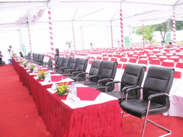 Cho thuê bàn ghế tại quận Long Biên Hà Nội - bàn ghế sự kiện 2