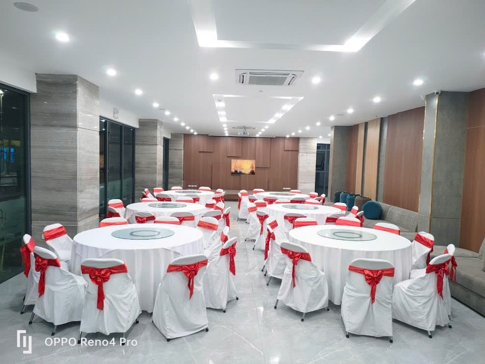 bàn tròn ghế xuân hòa 